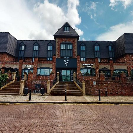 Village Hotel Warrington Екстериор снимка