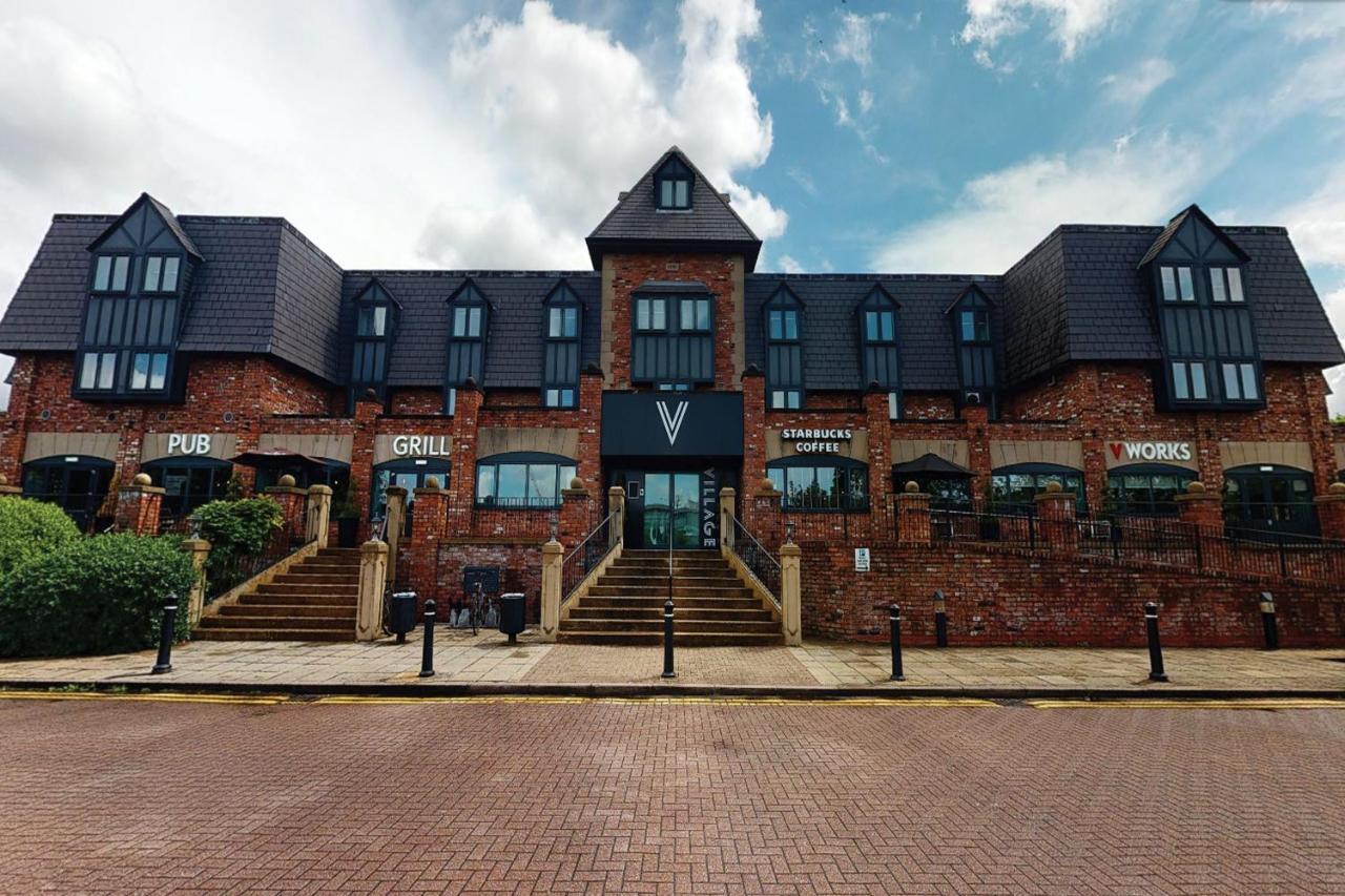 Village Hotel Warrington Екстериор снимка