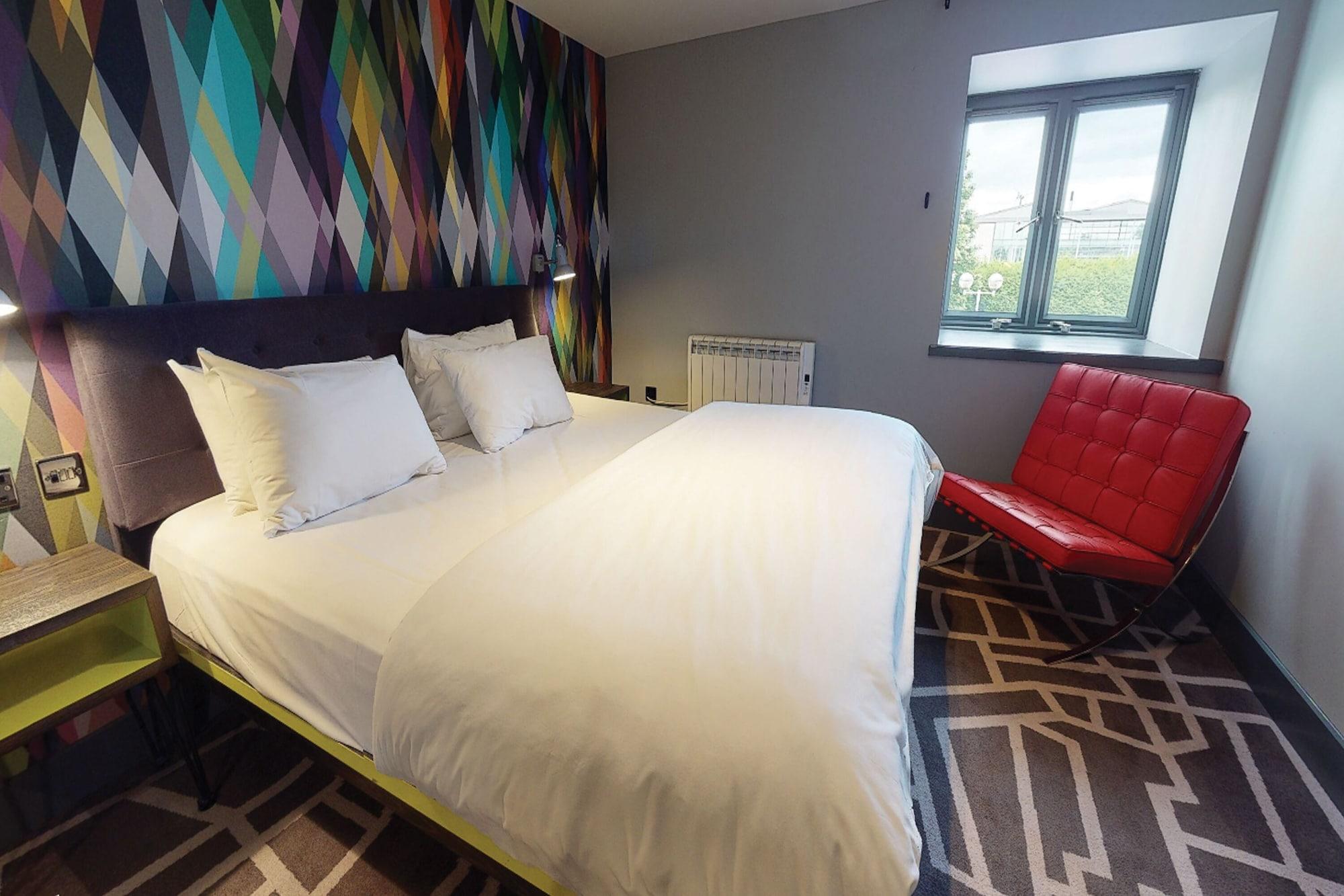 Village Hotel Warrington Екстериор снимка